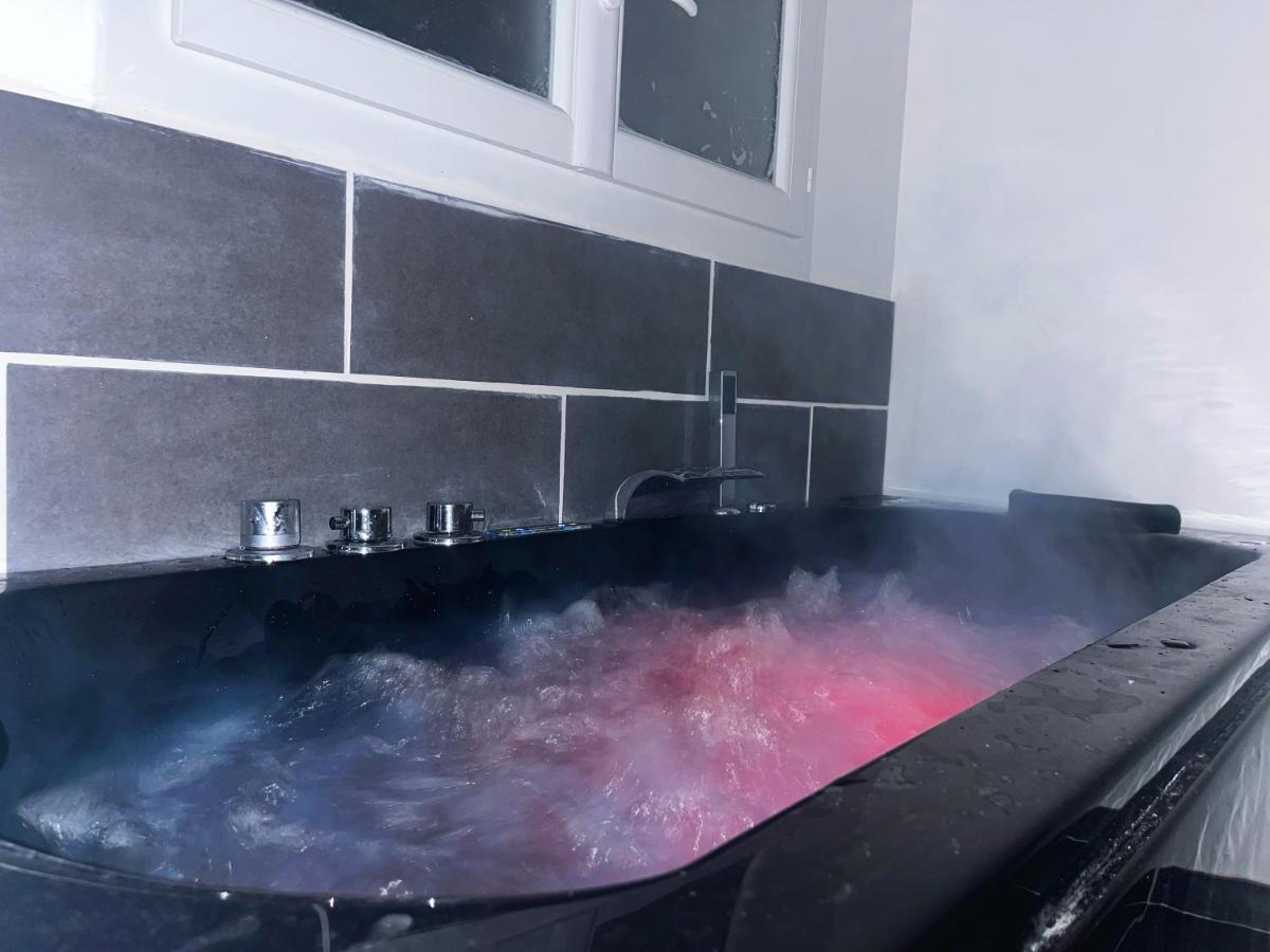 L'Oranger - Magnifique Studio Independant Sur Mougins Avec Jacuzzi Prive - Parking - Climatisation Dış mekan fotoğraf